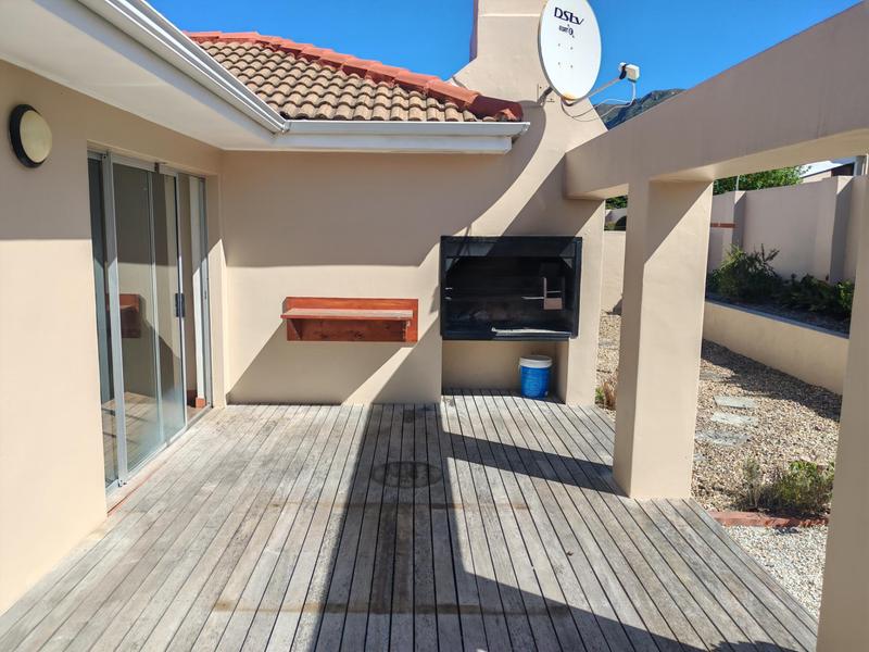 To Let 2 Bedroom Property for Rent in Chanteclair Western Cape